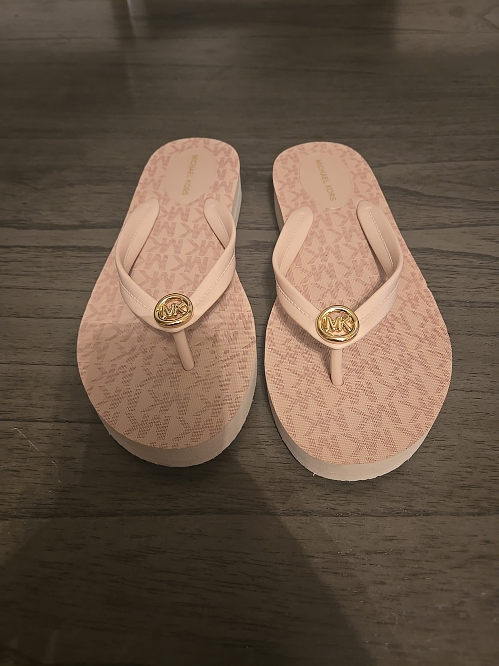 Michael Kors Blush Pink Logo-Print Platform Flip Flop Sandals - Picture 2 of 4